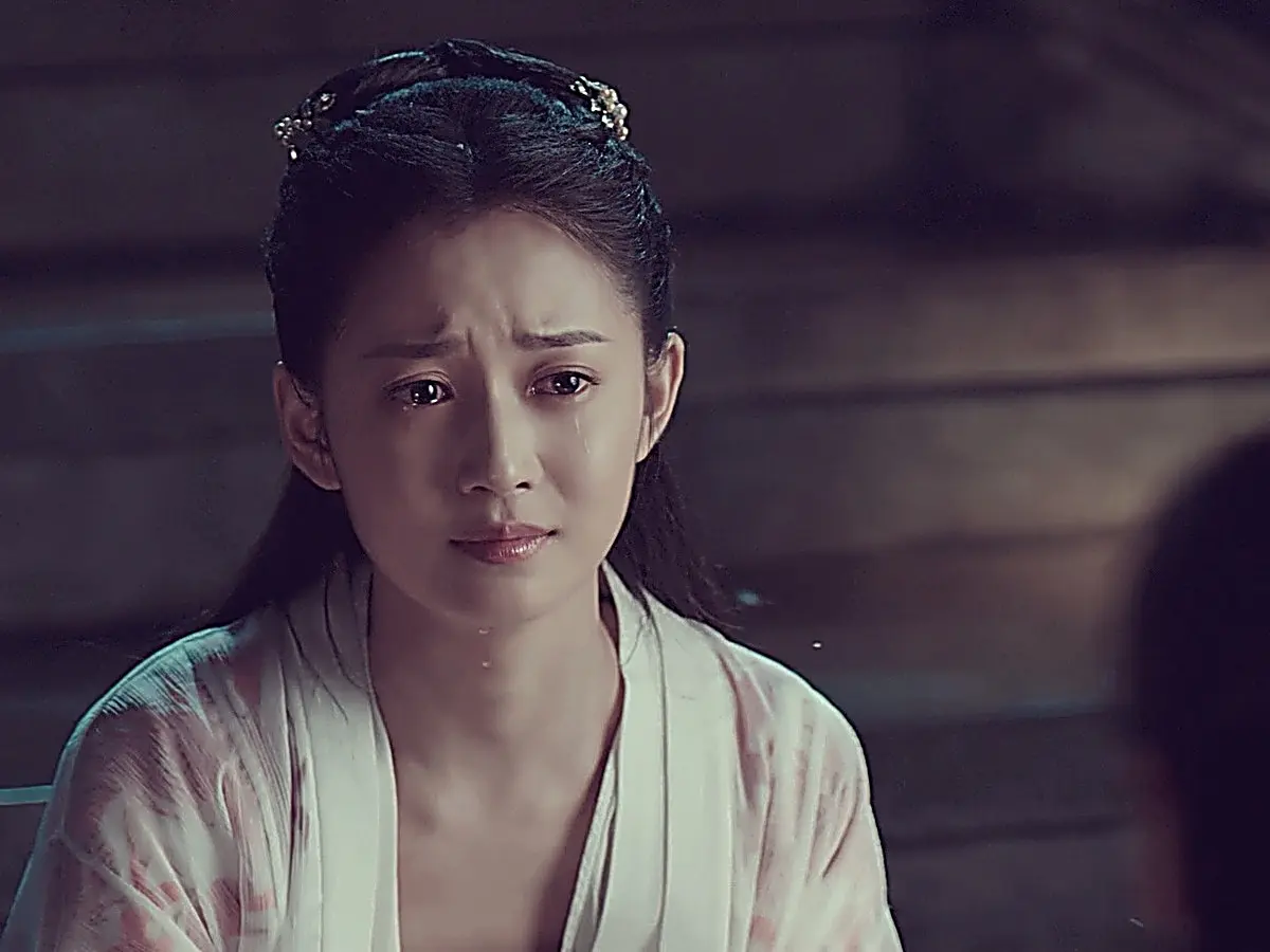 Chong Xuezhi weeping as she recognizes traces of Shangguan Tou