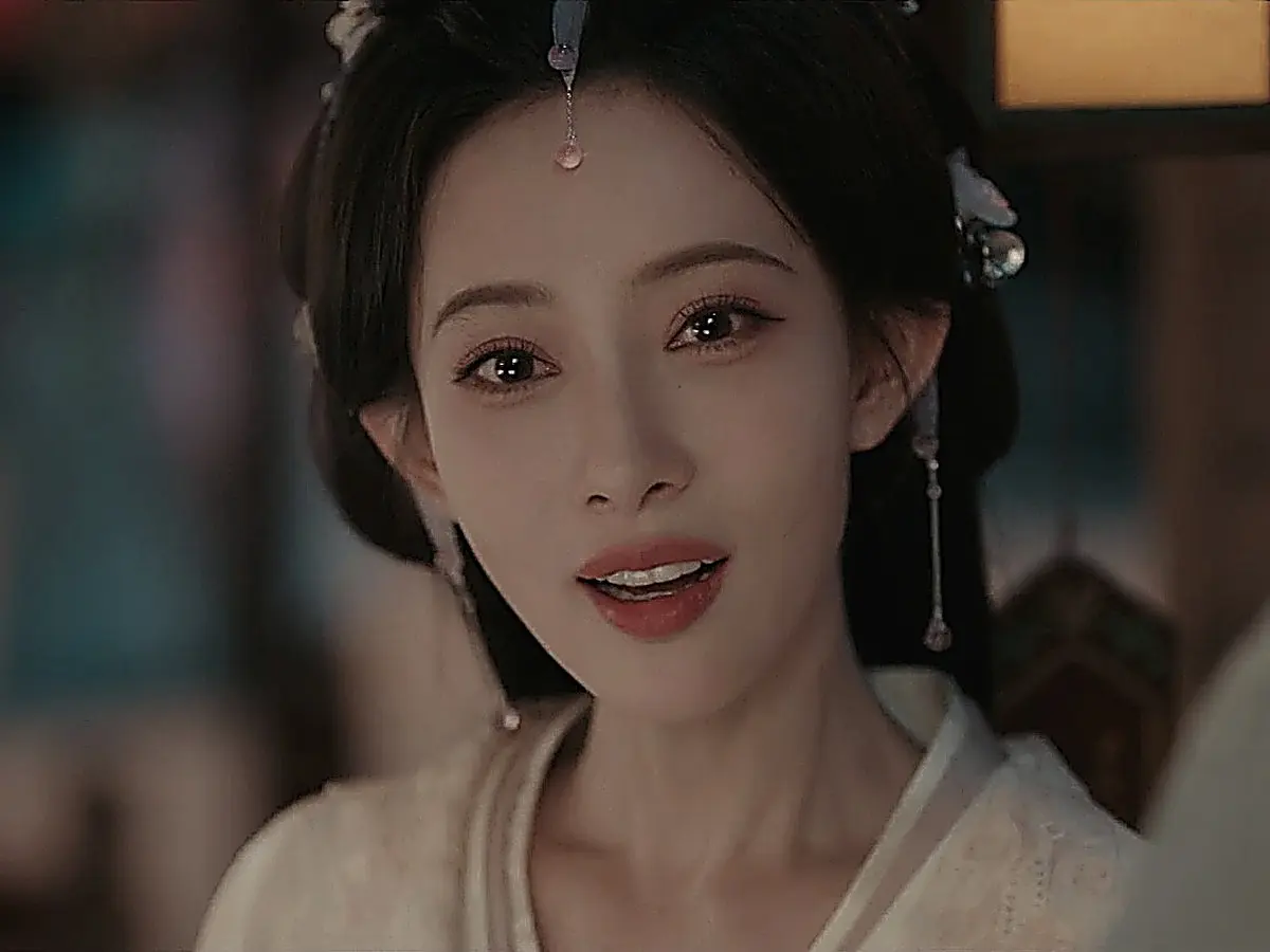 Shen Xihe smiles after solving the lantern riddle