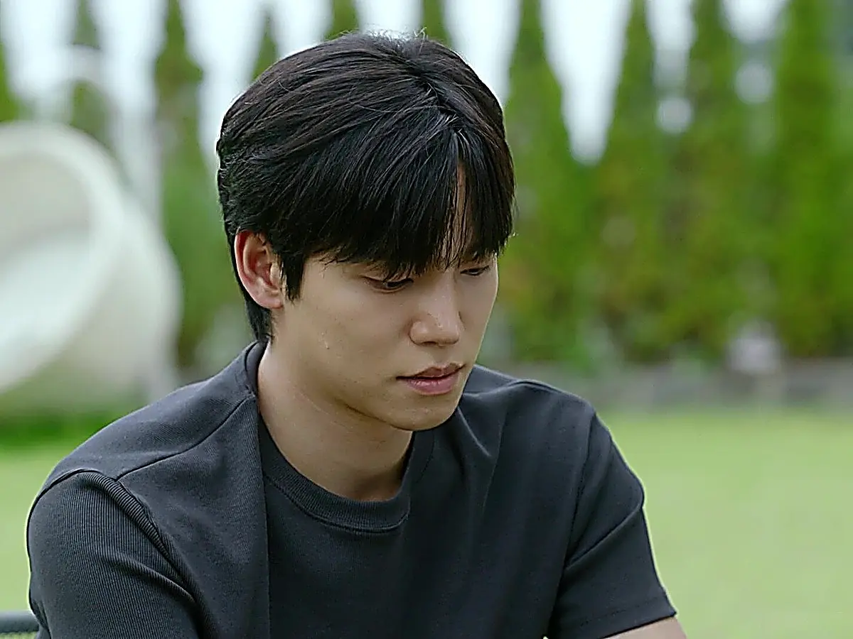 Mu-jin comforting Gyu-o with practical advice about rebuilding daily habits