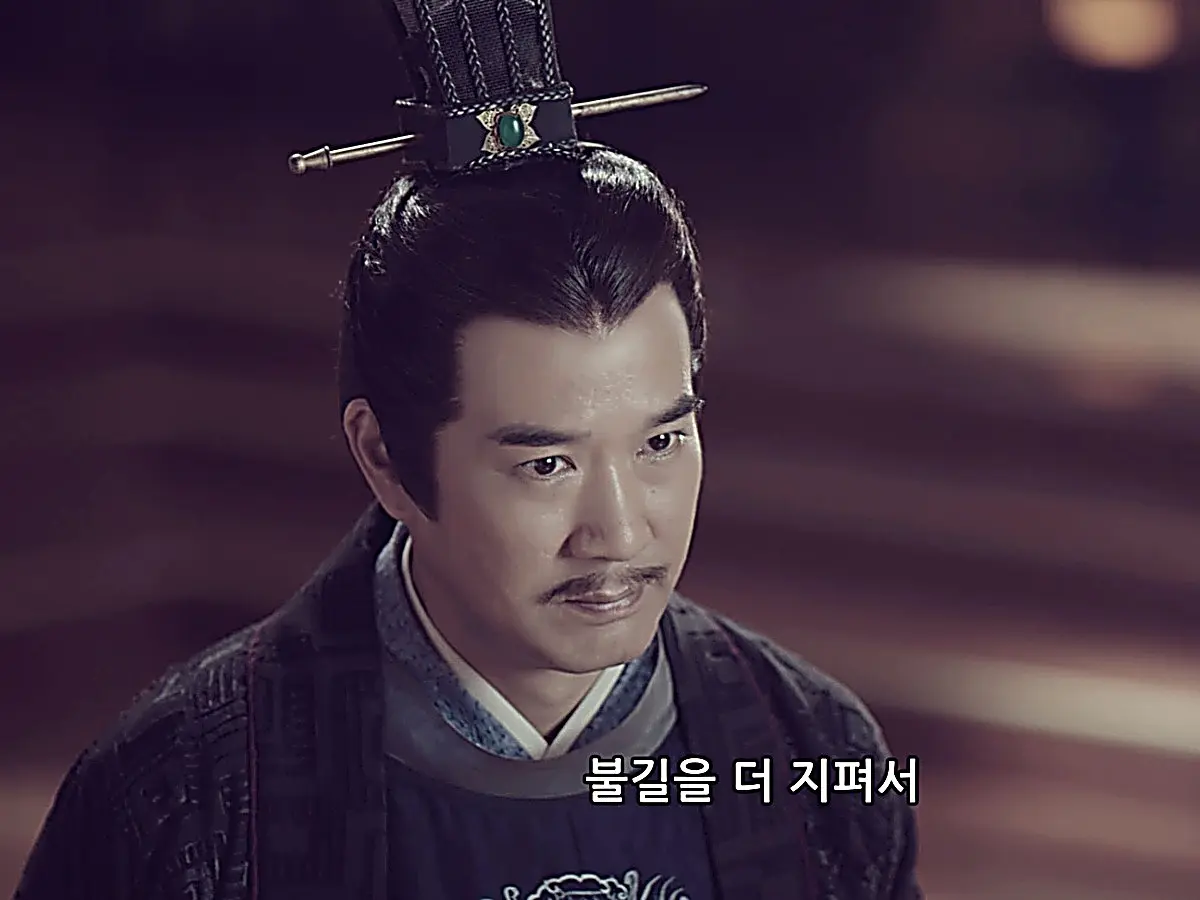 Prince Lu discusses his schemes after hearing of Yuwen Muyuan's arrival