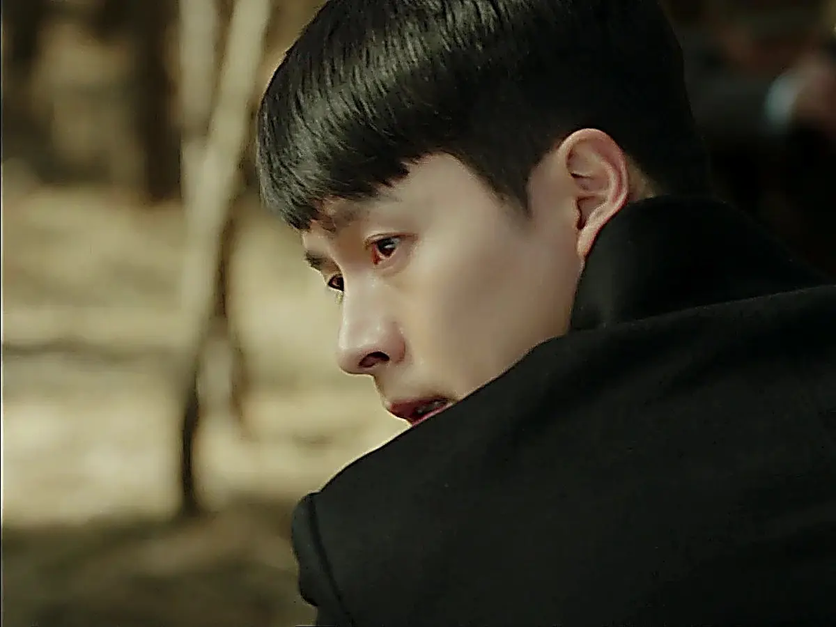 General Ri Chung-ryeol confronting the corrupt military director