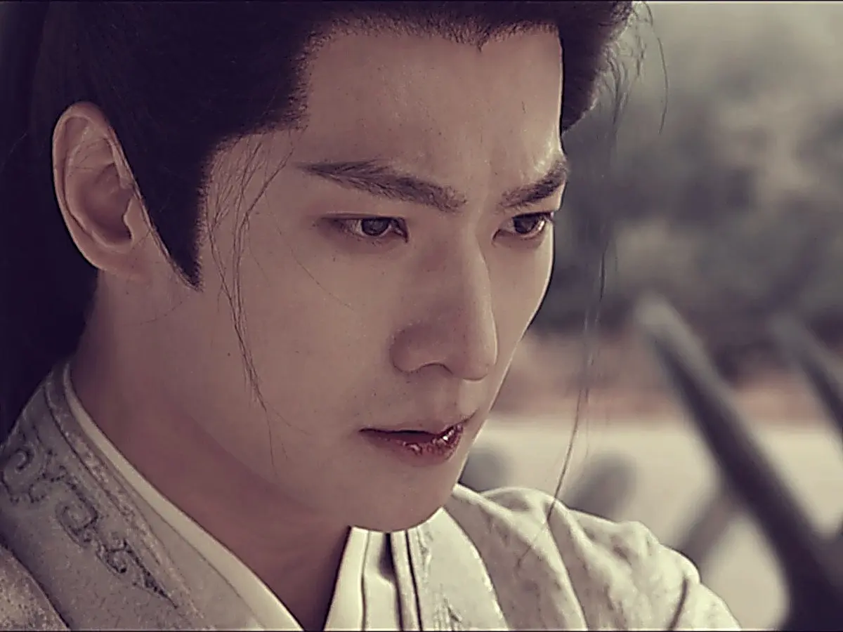 Zhan Zhao acknowledges past mistakes and solemnly permits the surviving youth to take vengeance