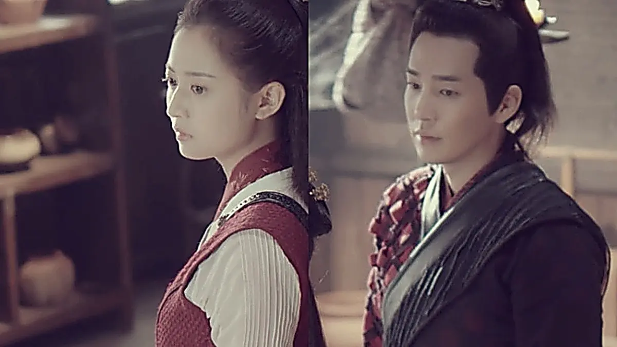 Chong Xuezhi in red vest over white pleated sleeves beside Yuwen Muyuan