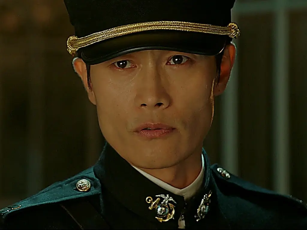 Eugene Choi standing firm in his resolve to protect Go Ae-sin