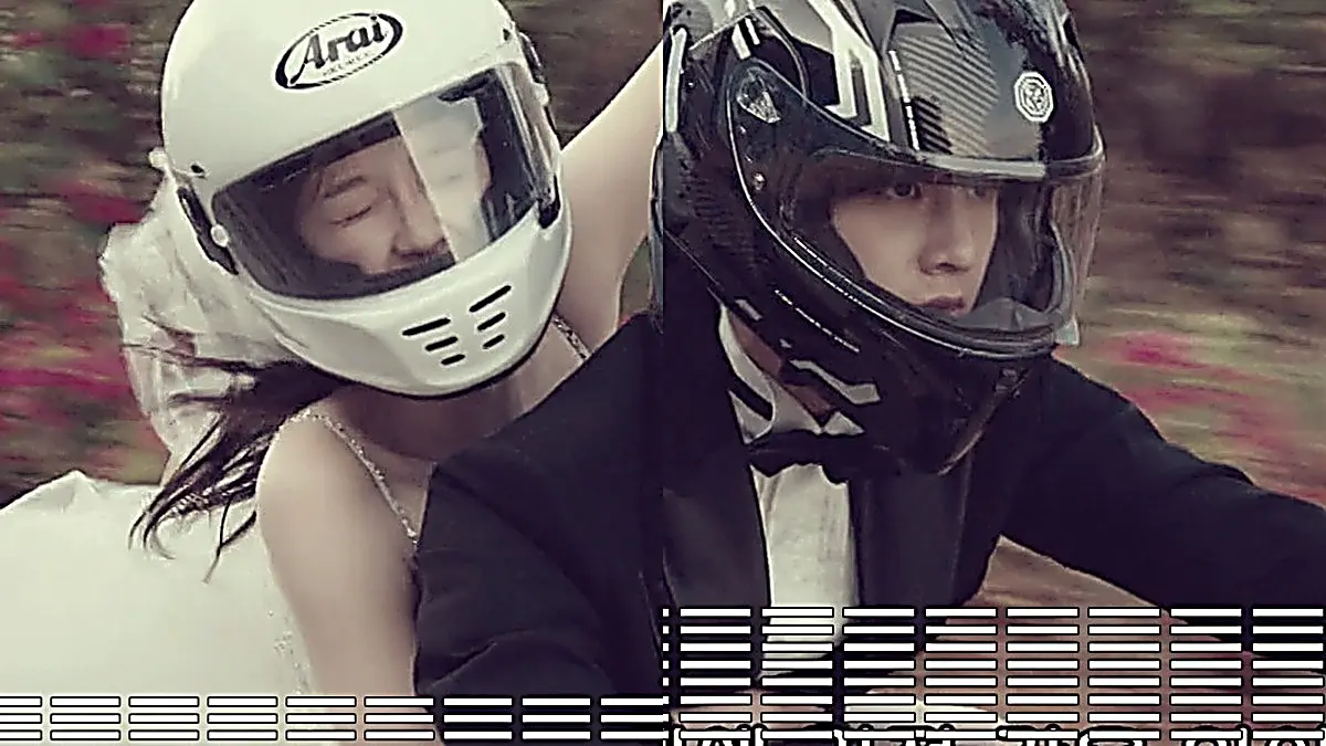 Jiang Mu wearing a bridal veil and helmet on a motorcycle proposing to Jin Zhao in Dual Track Episode 26