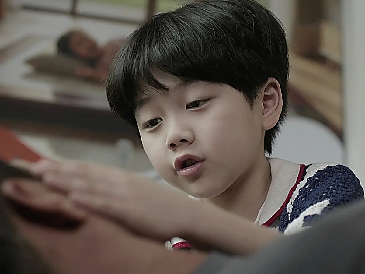 Han Gyeol deducing his mother's true feelings