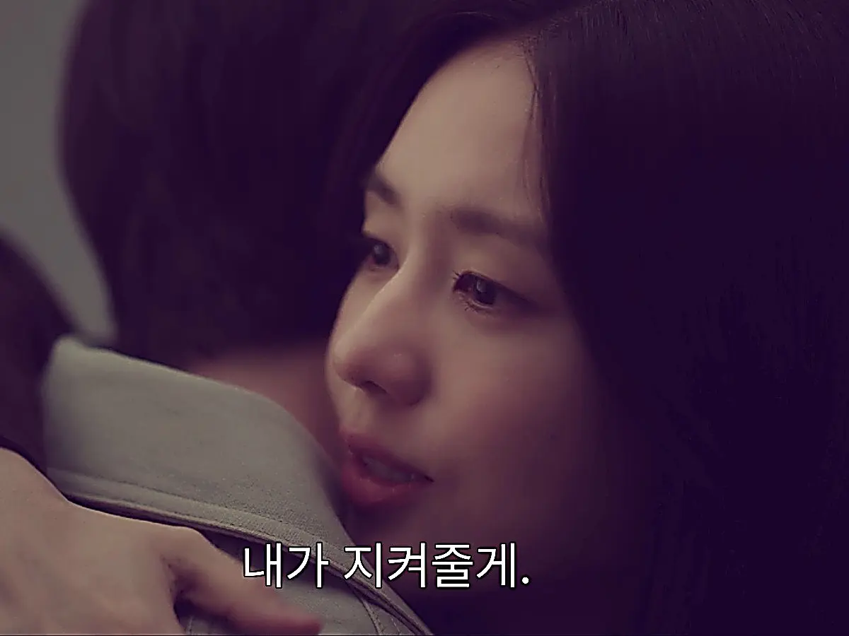 Ho embracing Mi-do with a promise of protection