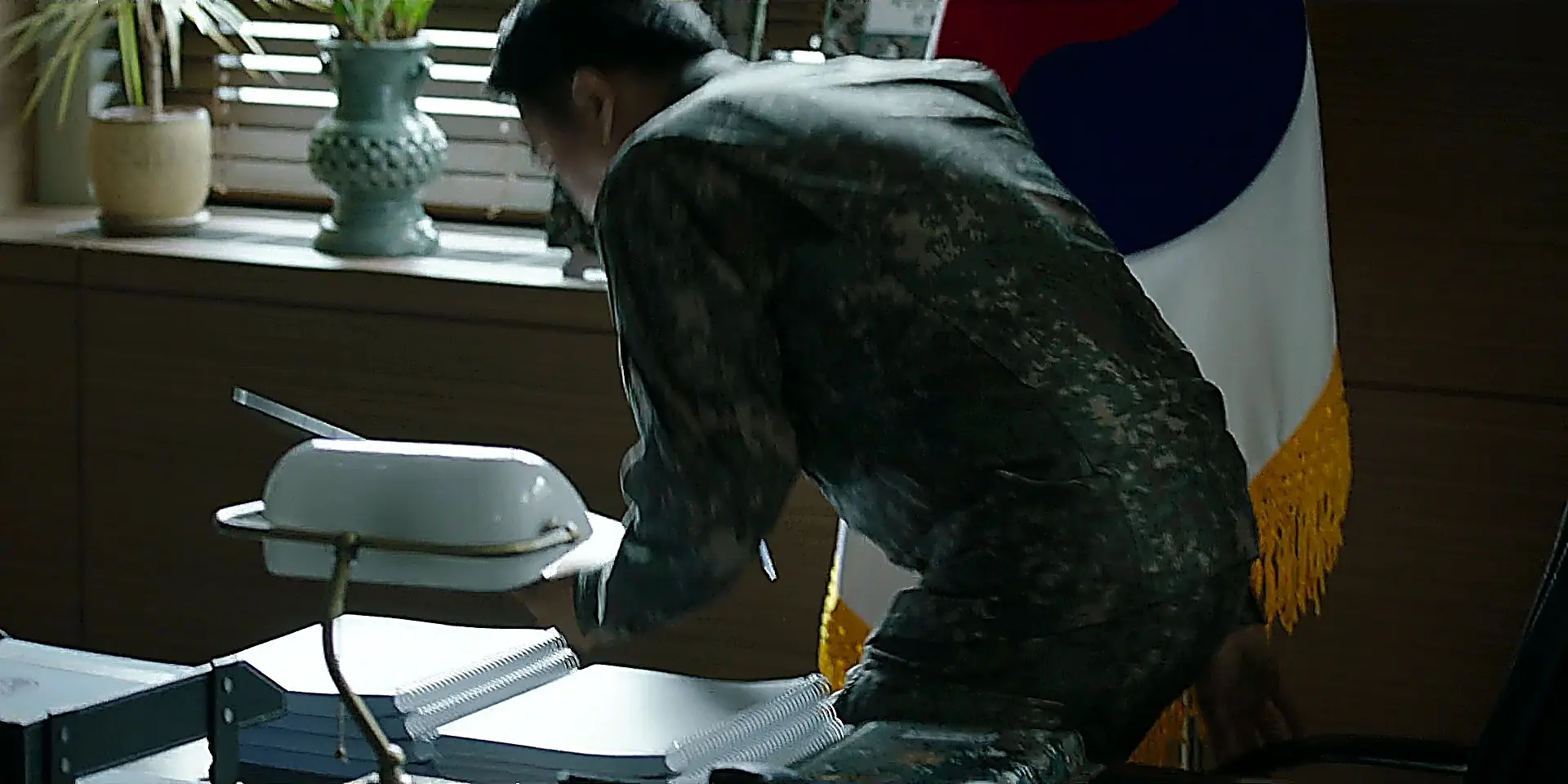 Battalion commander Byeon Hyeok-jin defending his subordinate at regimental headquarters