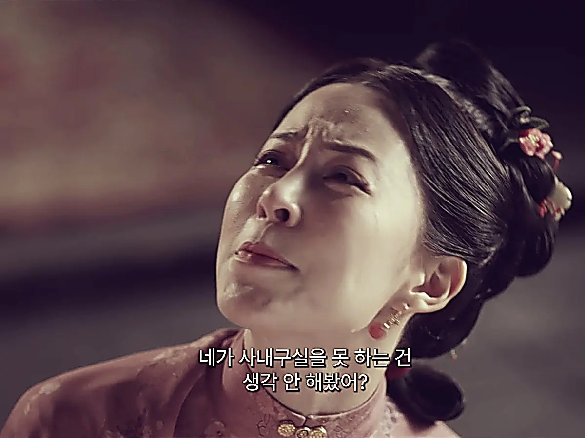 Xiao Yue confronting Zhou Xuan over his hypocrisy and violence