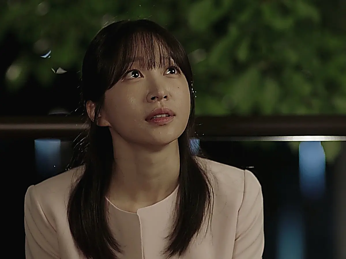 Han Gyu-rim and Kim Mu-jin sharing a resolute moment