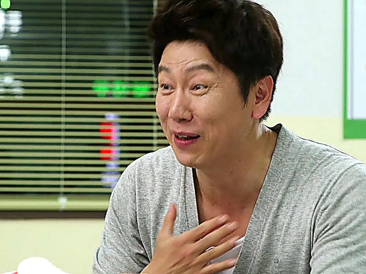 Im Tae-san reacting in shock to the hospital doctor's announcement