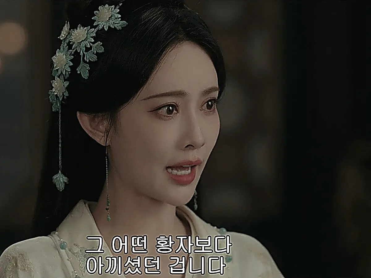 Crown Princess Shen Xihe watching over the court alongside the Dowager Empress