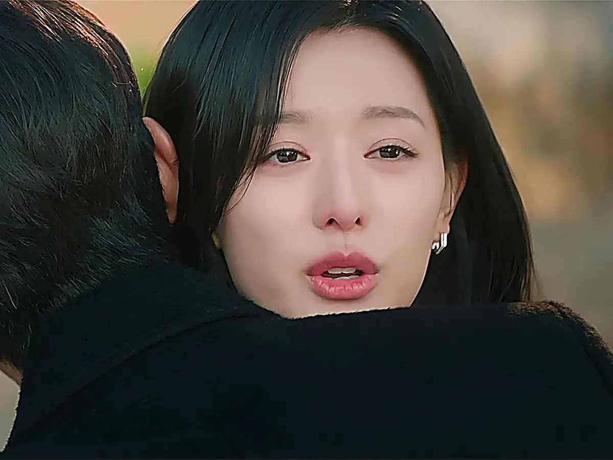 Hong Hae-in emphasizing that a simple change of heart does not qualify for a return
