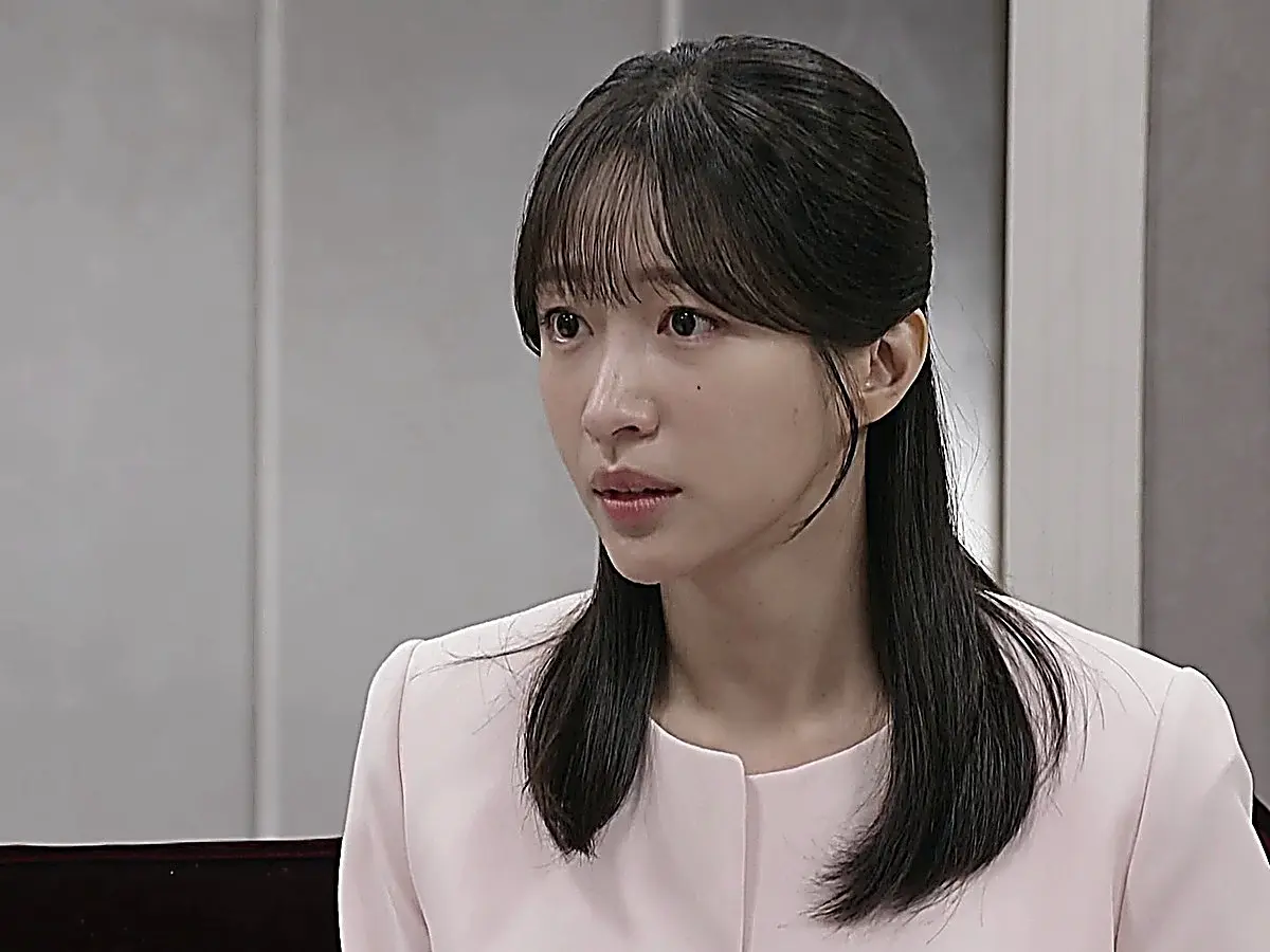 Han Gyu-rim meeting Hong Ok-seon to declare her commitment to Kim Mu-jin
