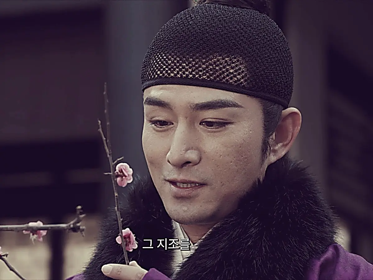 Chen Yi holds a snapped plum branch in the snow as his subordinate reports finding the target
